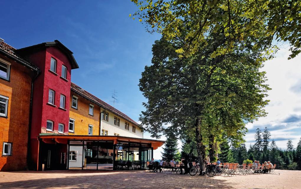 Ein Ort mit Seele: Ein Haus mit Geschichte - Natur- & Sporthotel Zuflucht